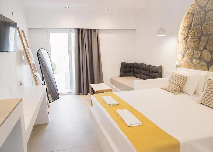 Ladiko -anthony Quinn Bay