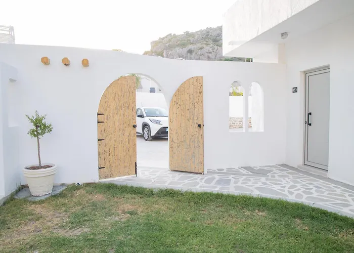 Ladiko -anthony Quinn Bay 3*