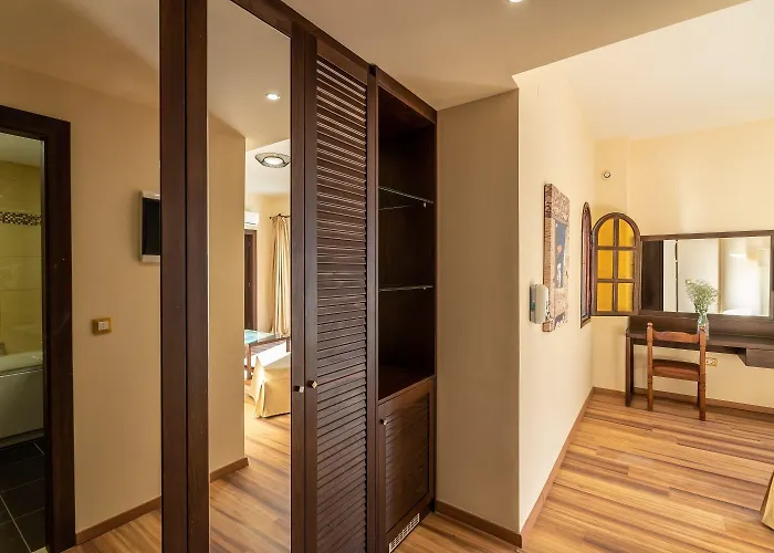 Ladiko -anthony Quinn Bay 3*