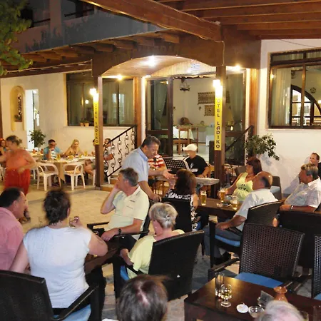 Ladiko -anthony Quinn Bay