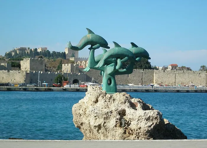 Ladiko -anthony Quinn Bay 3* فاليراكي